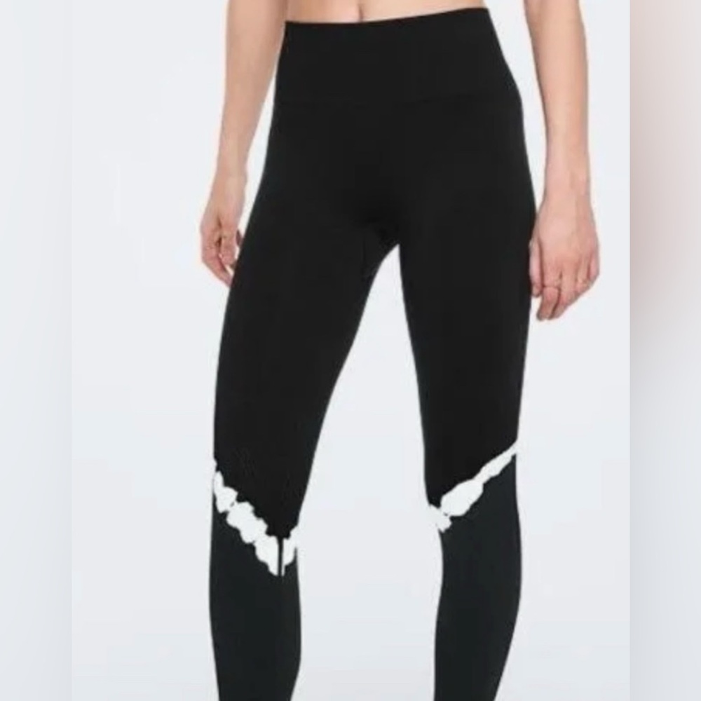 3/15$ 🛍️ PINK Victoria's Secret Cool & Comfy Legging